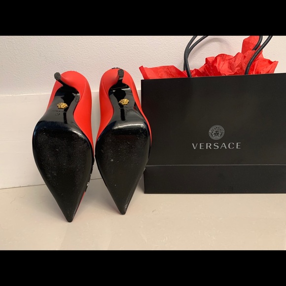 Versace used 1x, lightly used heels. - Picture 2 of 5